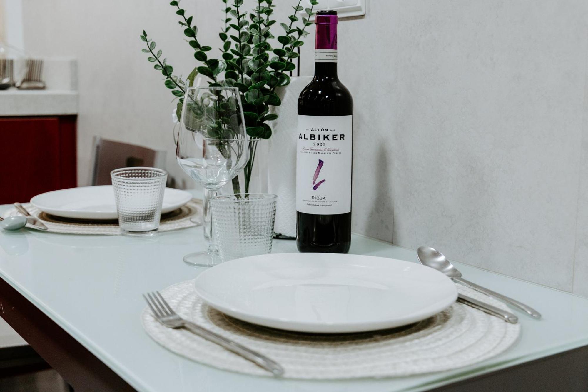 Colon 28 Apartment Logrono Luaran gambar